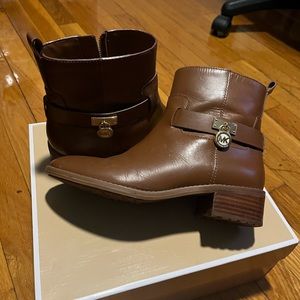 Michael Kors Ryan Ankle Boot Leather (size 6)